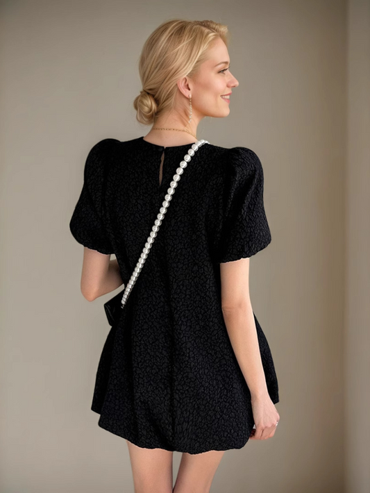 時尚花苞氣質短洋裝(黑)E1015