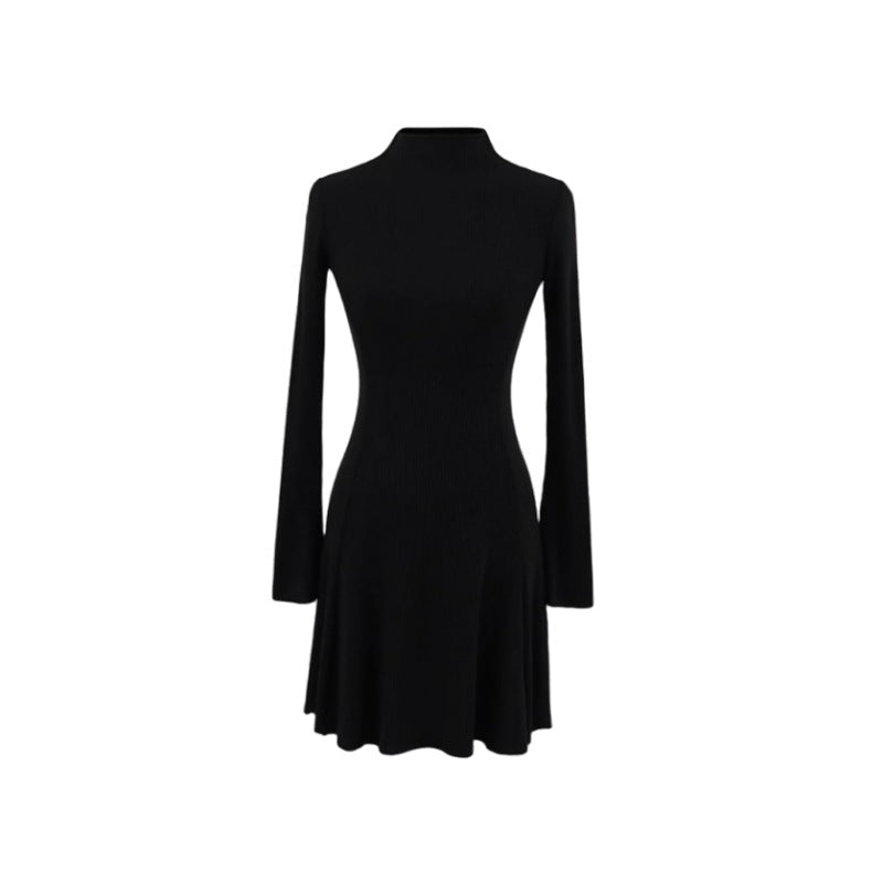 高領長袖修身針織短版洋裝(黑)K1042