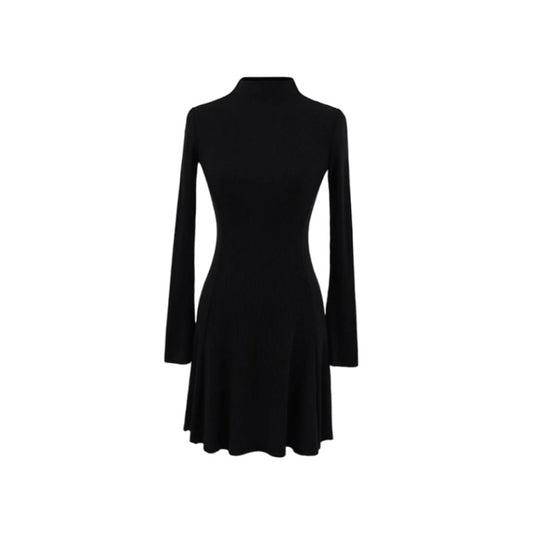 高領長袖修身針織短版洋裝(黑)K1042