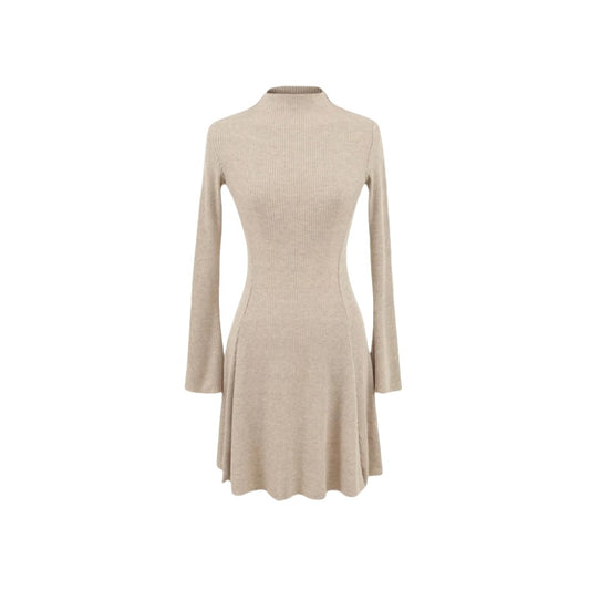 高領長袖修身針織短版洋裝(杏)K1042