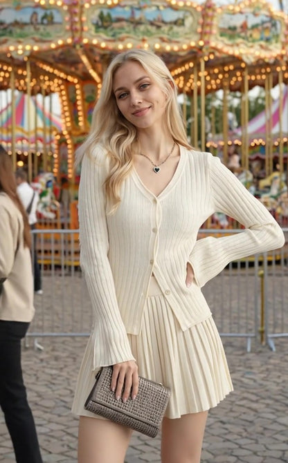 法式V 領針織開衫＋百褶裙二件套(白色) CO2002